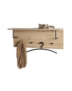 Modern eiken wandkapstok met hoedenplank en zwart gelakte metalen haken en garderobe stang.